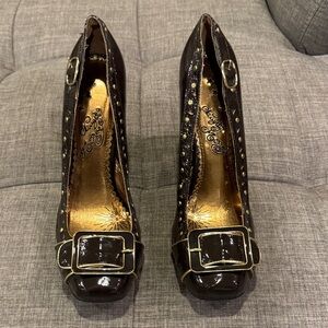 Elegant Cognac Women's Shoes with Buckle Detail